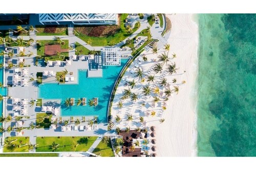 Luxurious 3-Bedroom Oceanfront Suite - SPACE AVAILABLE BOOKING