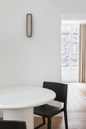 Dining - Adresse Prestigieuse: Appartement Luxueux Marais (Paris)