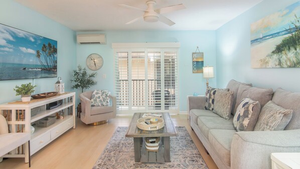 Unclassified image, 1 of 30, button