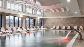 Indendørs pool