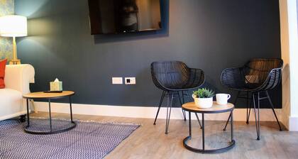 3 Double Bed Luxurious House Near Heathrow Airport