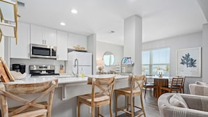 Condo (3 Bedrooms) | Property amenity - Little's Toasty Coasty by Miss Kitty’s (Rockport)