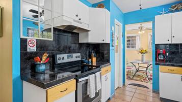 House (2 Bedrooms) | Kemudahan hartanah