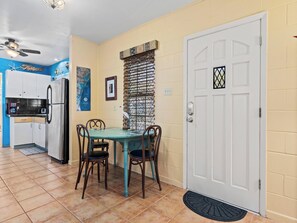 House (2 Bedrooms) | Property amenity - A Quiet Escape by Miss Kitty’s (Rockport)