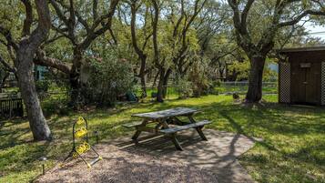 House (2 Bedrooms) | Kemudahan hartanah