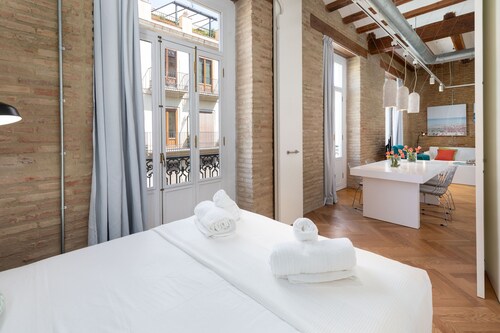 ApartUP Reina Deluxe. WiFi y Aire acondicionado