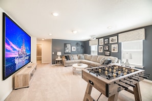 Smart-TV, Videospiele, Tischfußball