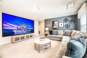 Smart-TV, Videospiele, Tischfußball