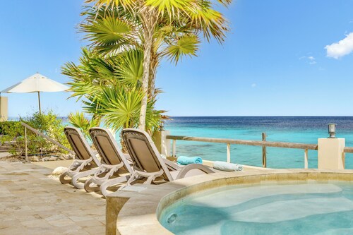 Oceanfront beach apartment Bellevue 2