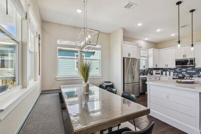 Sandy Cheeks Surfside