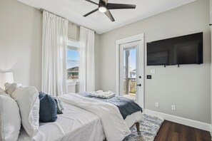 House (4 Bedrooms) | Property amenity - Sandy Cheeks Surfside by Ryson Vacation Rentals (Freeport)