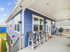 House (4 Bedrooms) | Property amenity - Sandy Cheeks Surfside by Ryson Vacation Rentals (Freeport)