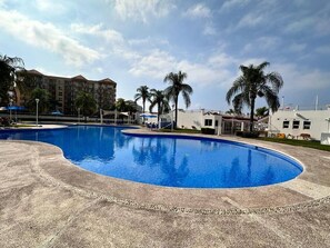 Outdoor pool - Condos Puesta DS ByTrvl2hm (Mazatlán)