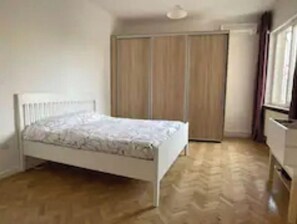 2 chambres, bureau, fer et planche à repasser, Wi-Fi gratuit