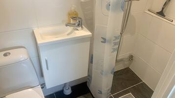 Apartment, Multiple Beds | Interior