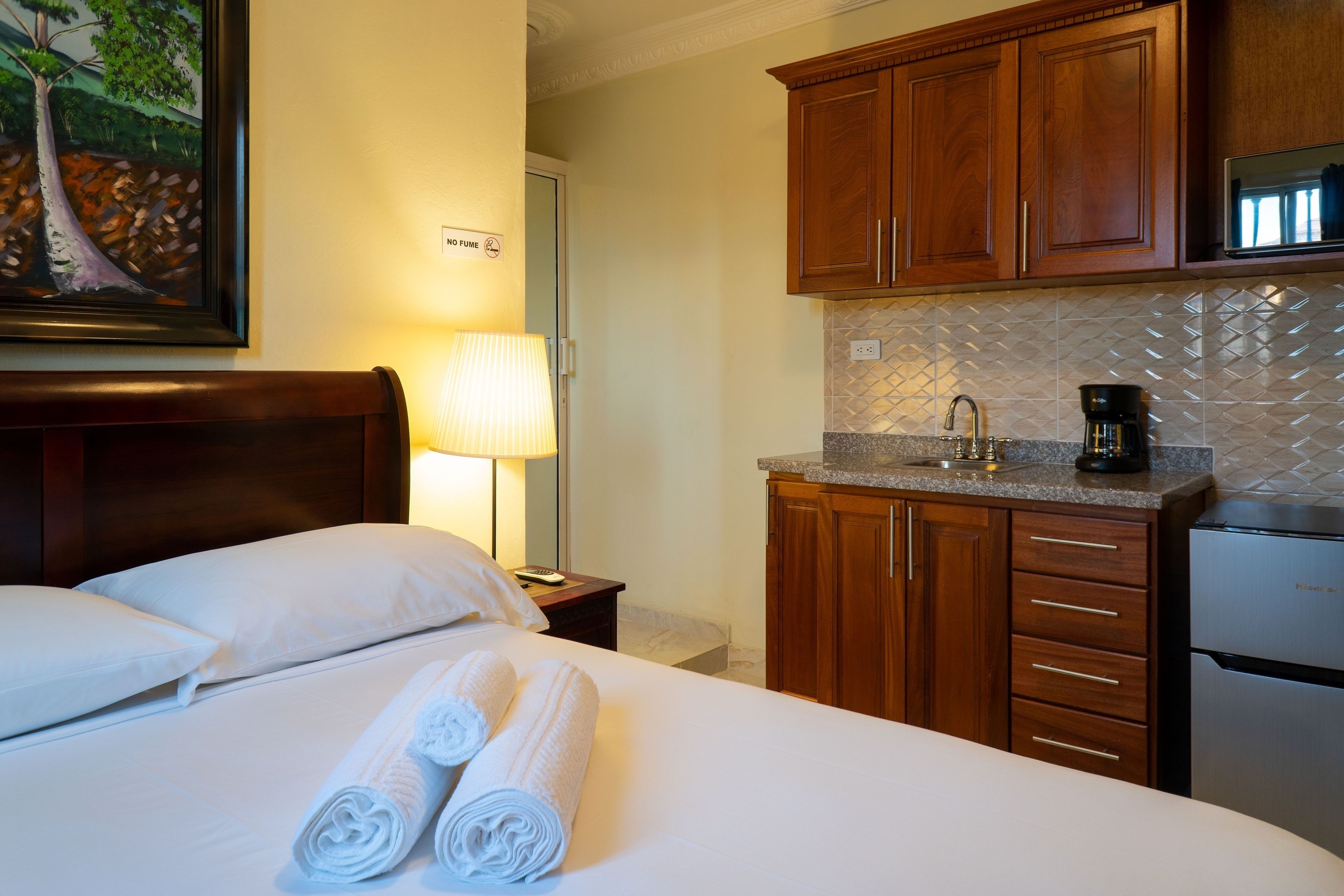 Iron/ironing board, WiFi, bed sheets