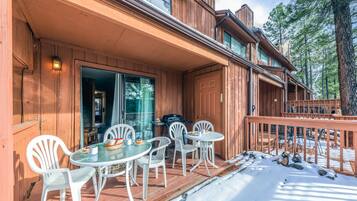 Studio (2 Bedrooms) | Property amenity