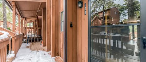 Studio (2 Bedrooms) | Property amenity