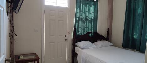 1 chambre, fer et planche Ă repasser, Wi-Fi, literie fournie