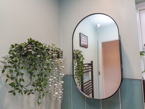 Interior - Whitby Waves (Whitby)