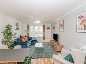 Living area - Whitby Waves (Whitby)