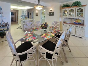 Condo (2 Bedrooms) | Servicio de la propiedad