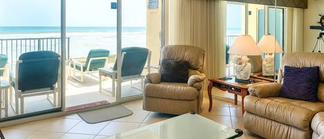 Condo (2 Bedrooms) | Property amenity