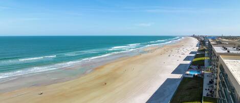 Condo (2 Bedrooms) | Property amenity