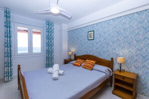 1 slaapkamer, een strijkplank/strijkijzer, gratis wifi, beddengoed