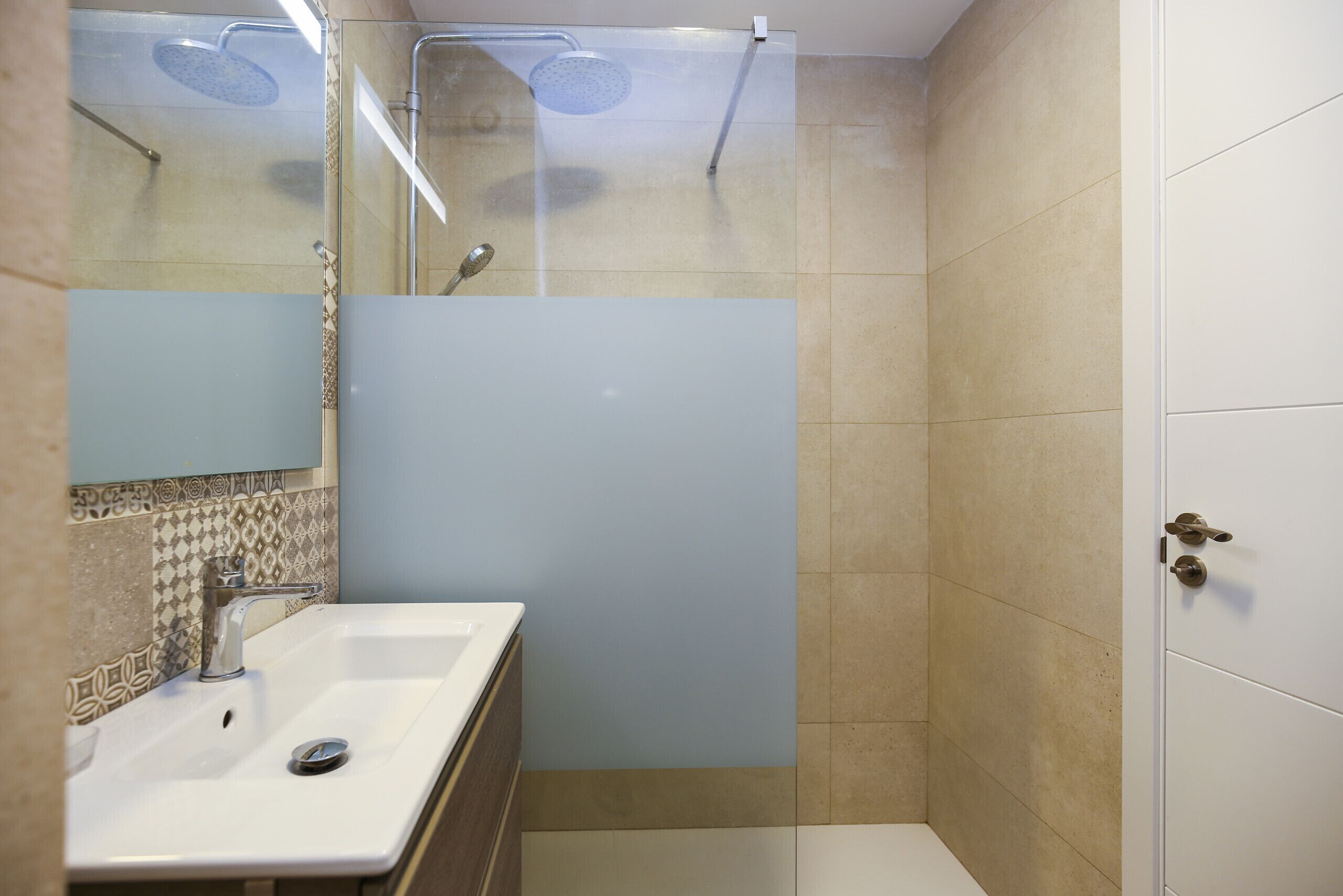 Douche, serviettes fournies