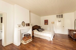 5 Schlafzimmer, Reisekinderbett, WLAN, Bettwäsche