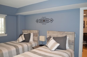 3 soverom, skrivebord, strykejern/-brett og wi-fi (inkludert)