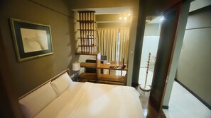 筆電工作空間、遮光布/窗簾、熨斗/熨衣板