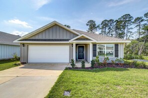 Exterior - Foley Vacation Rental: 7 Mi to Gulf Shores Beaches (Foley)