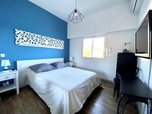 2 chambres, fer et planche à repasser, Wi-Fi gratuit, draps fournis