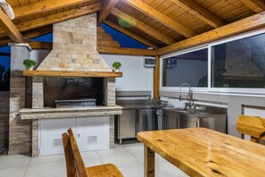 Outdoor dining - Villa Samba with Pool (Pula)