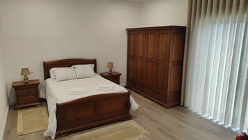 2 chambres, fer et planche Ă repasser, Wi-Fi gratuit, draps fournis