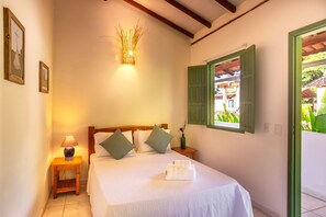 Minibar, iron/ironing board, free WiFi, bed sheets - Pousada Verde Mar (Porto Seguro)