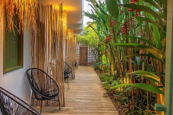 Standard Twin Room | Lanai