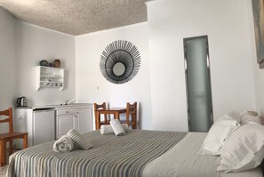 1 bedroom, free WiFi, bed sheets