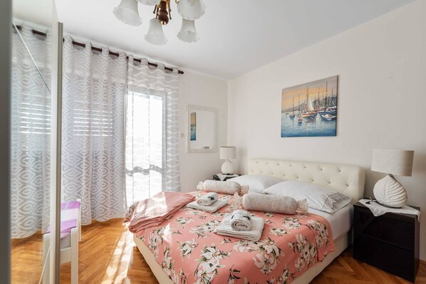 3 bedrooms, free WiFi, bed sheets