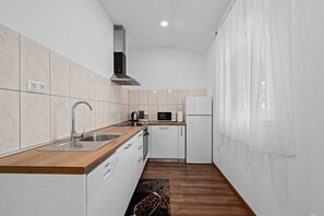 Fridge, microwave, oven, dishwasher