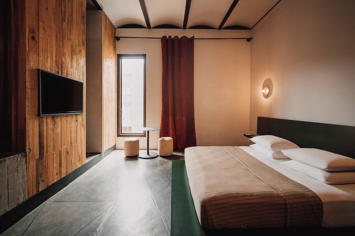 In-room safe, desk, laptop workspace, blackout drapes