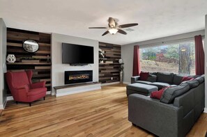 TV, fireplace, offices