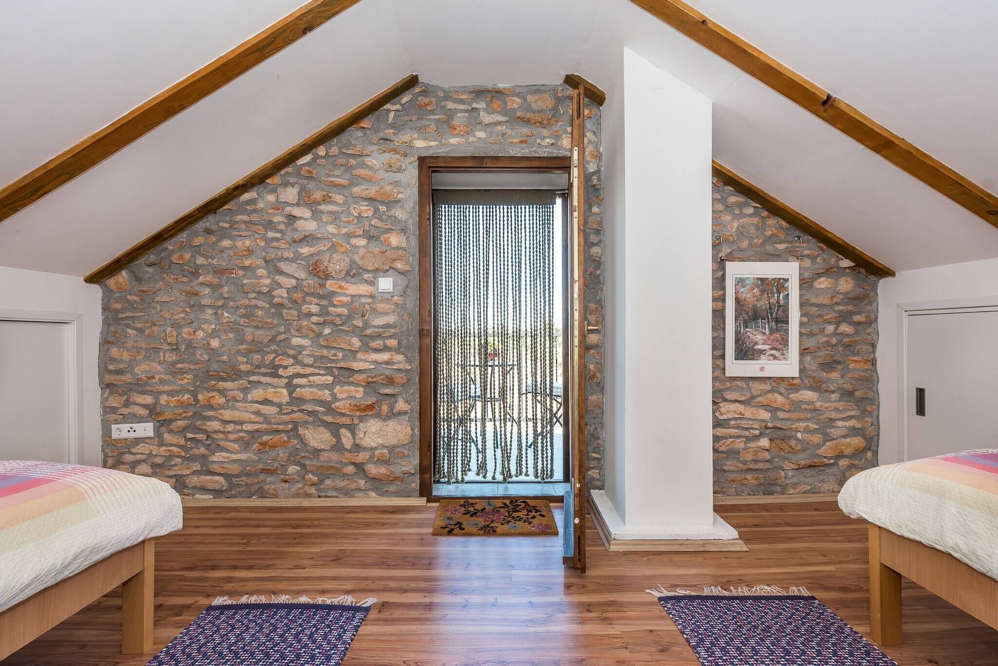 2 bedrooms, in-room safe, iron/ironing board, free WiFi