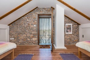 2 عدّة غرف نوم وخزنة داخل الغرفة ومكواة/لوح كي وواي فاي مجانًا