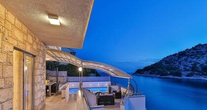 Villa Antonija - four bedroom house with a swimming pool