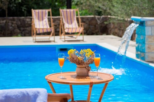 Villa Pletikosa - rural villa with outdoor pool