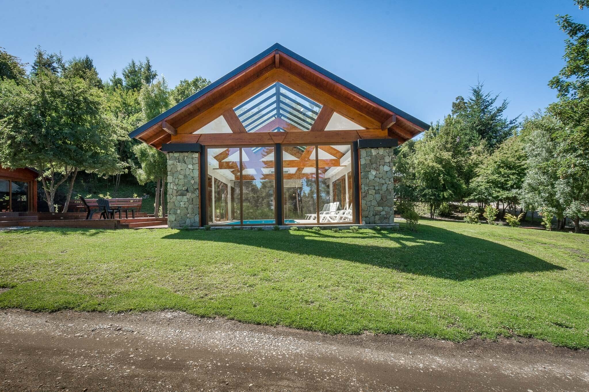 Indoor pool, pool loungers