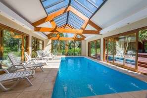 Innenpool, Liegestühle